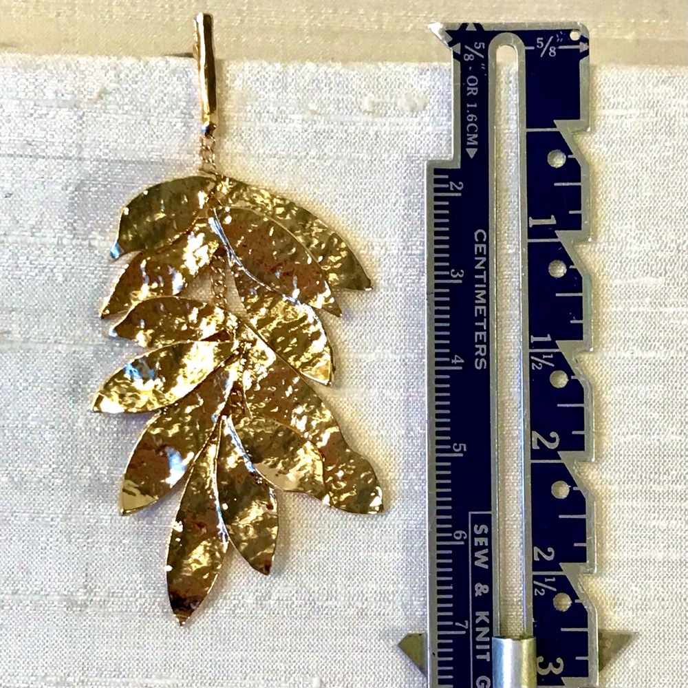 🌿Shimmering Vine Earrings🌿 - Picture 3 of 8